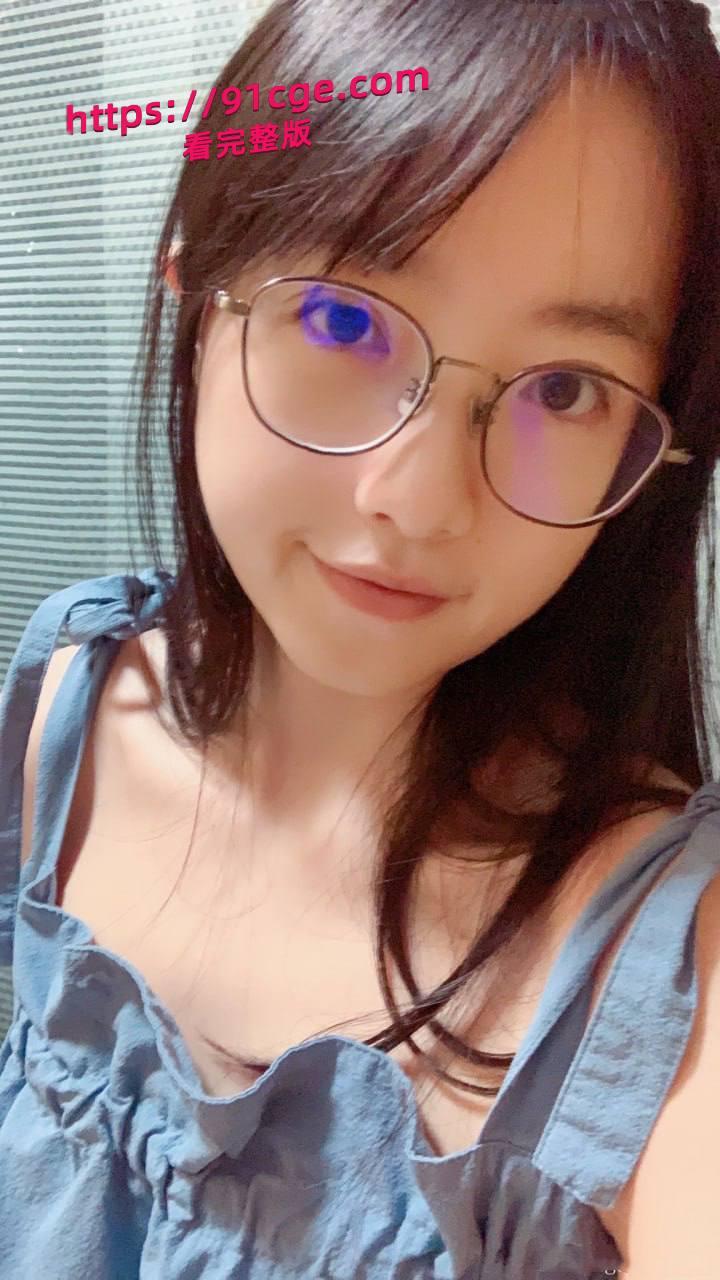 超可爱反差女大学生,鹅蛋脸杏仁眼,皮肤白得像牛奶,私下却是反差婊!不雅视频流出-2