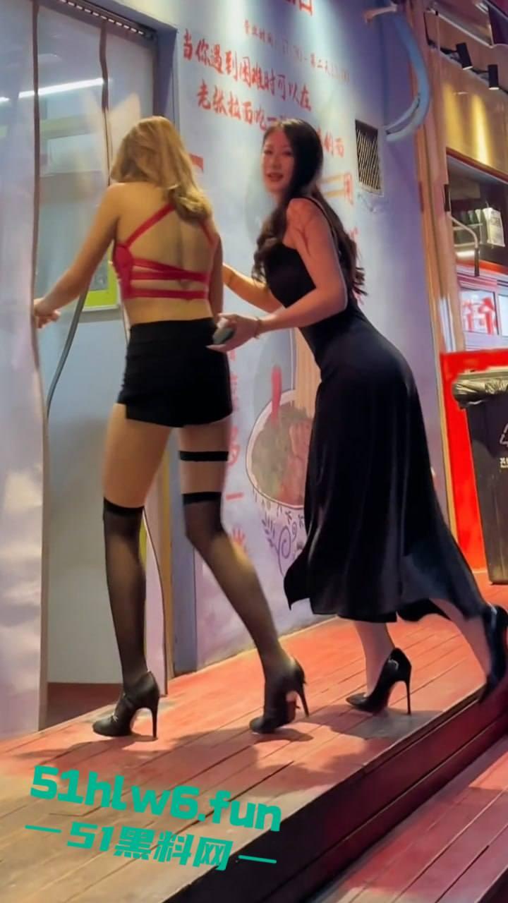 实拍酒吧捡尸,各种长腿骚鸡被人捡回家盆骨都撞变形,各种啪啪爆操后又会是谁的新娘呢?-10