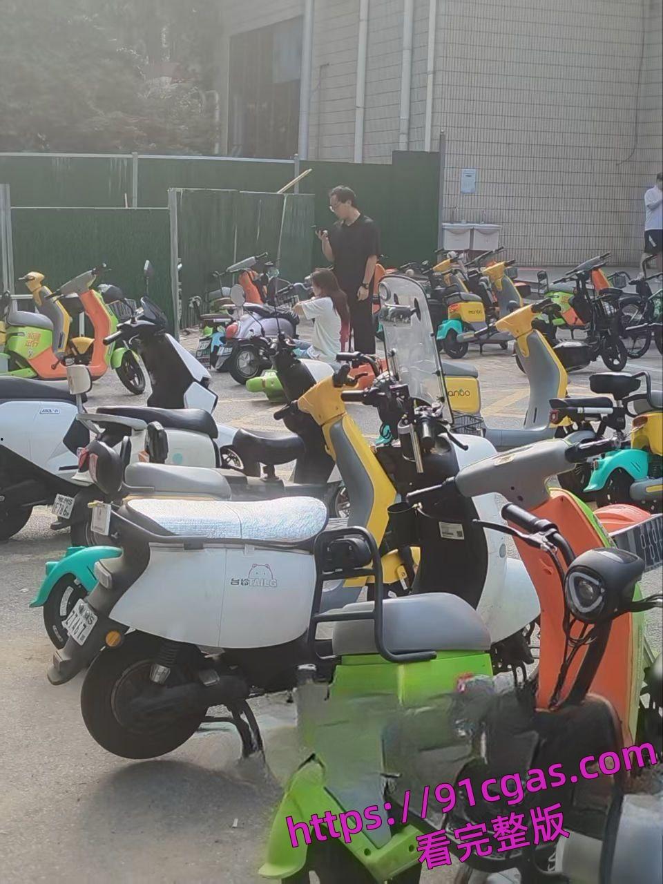 网传湖北武汉大学食堂发生随机斩人案,有多人受伤。-2