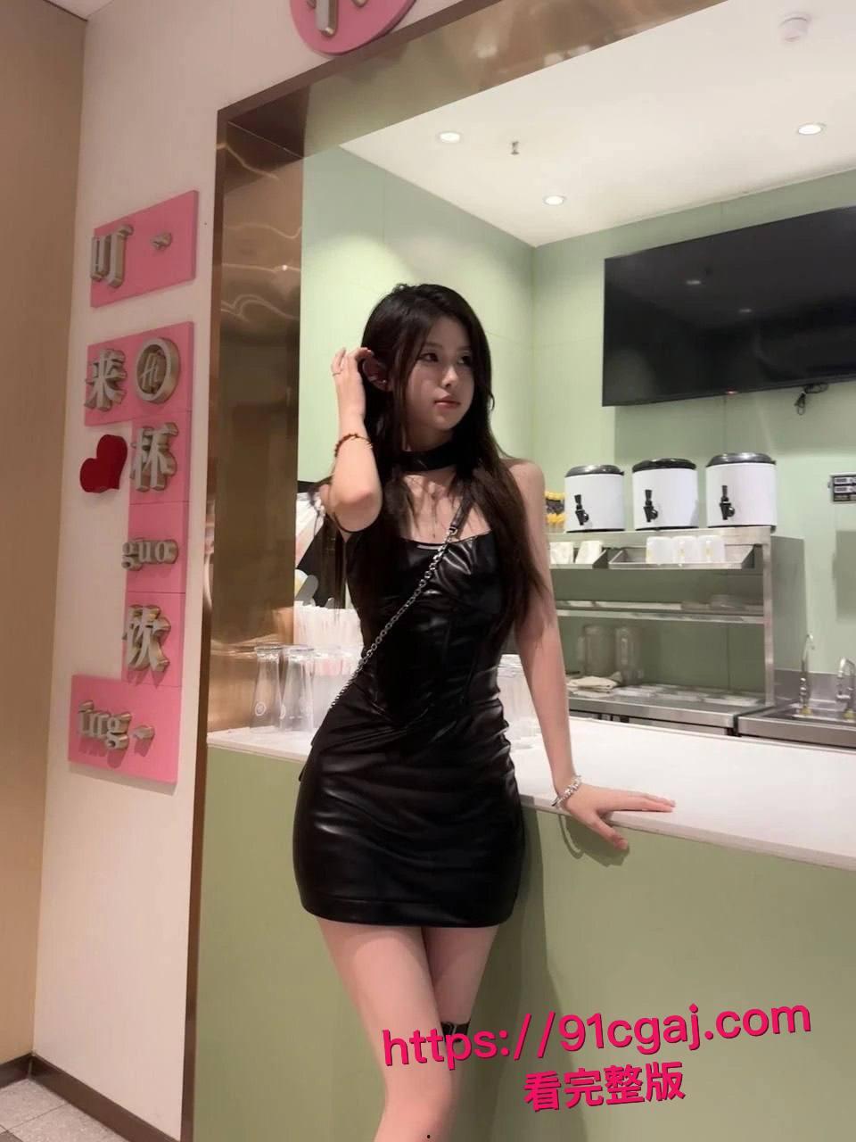 抖音性感骚货小母狗天天发骚钓金主!被金主当鸡巴套子,白虎嫩逼操到麻木喷汁!-8