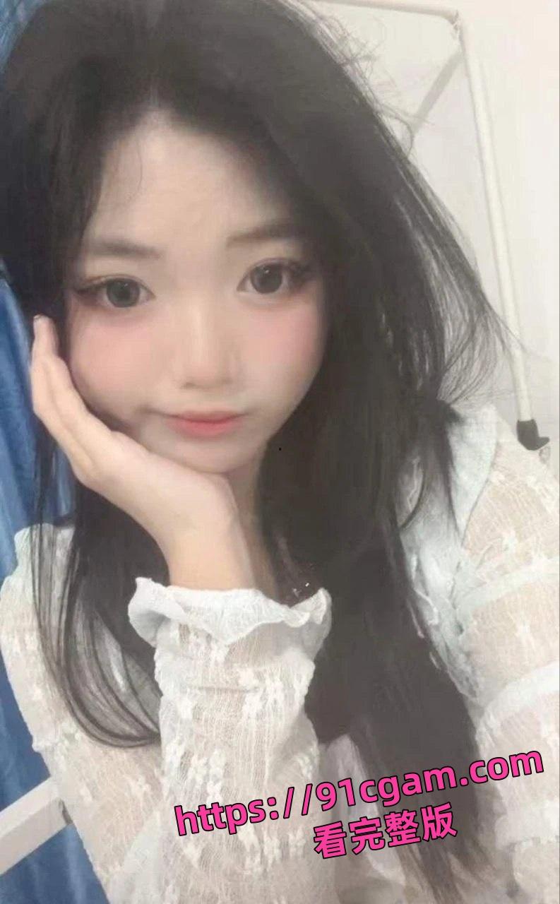 福建18岁高三妹妹,被金主约到家里爆操,最后摘套狠狠内射-4