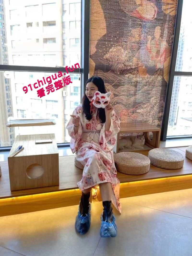 浙江护理职业技术学院学生妹【黄絮如】裸聊视频泄密,大尺度自慰呻吟声悦耳动人,极品反差学生妹谁能不爱呢!-10