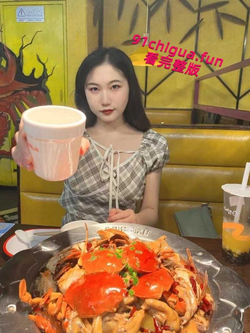 浙江护理职业技术学院学生妹【黄絮如】裸聊视频泄密,大尺度自慰呻吟声悦耳动人,极品反差学生妹谁能不爱呢!-11