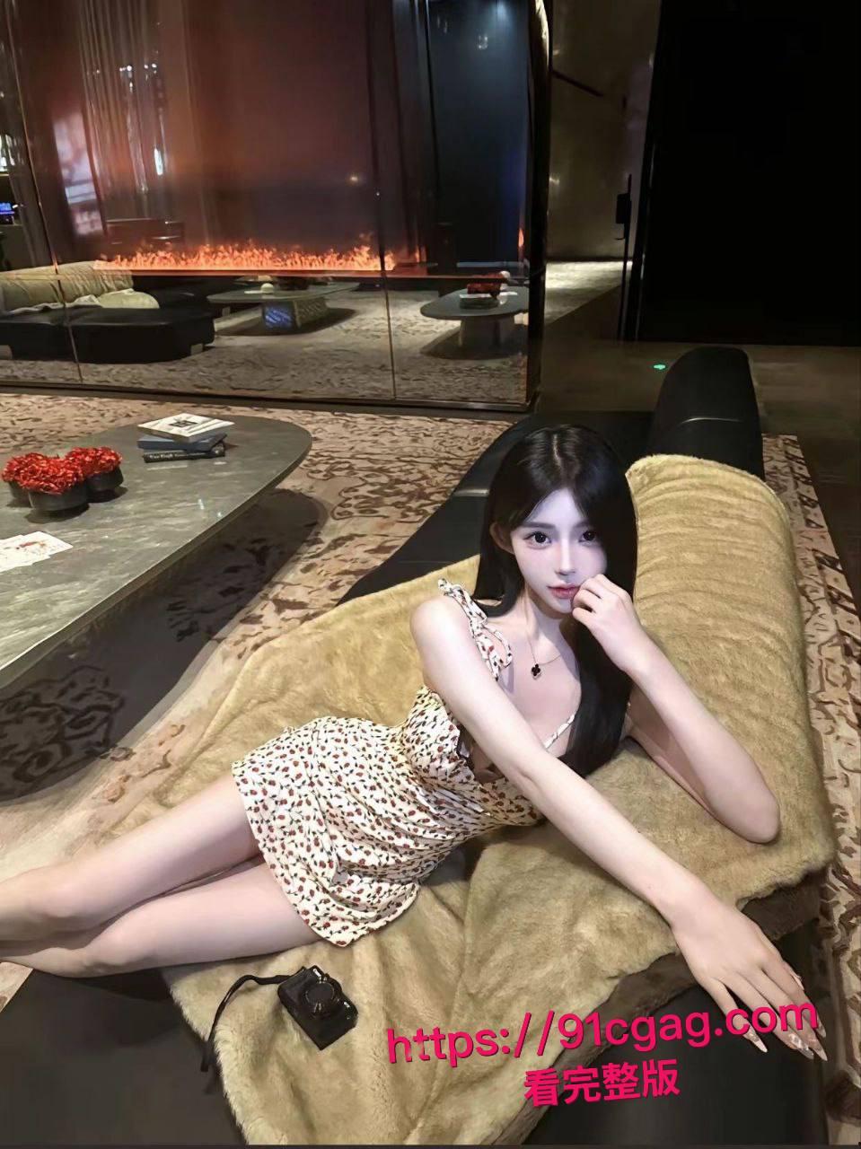 萝莉系母狗变土豪专属性玩具,白天户外露奶射箭,晚上翘臀挨操菊花都不放过!-10