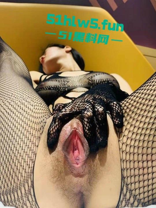 乱伦系列之母子浴室,极品豹纹高跟鞋骚妈,在马桶上被儿子撕烂丝袜用小鸡巴后入捅插!-2