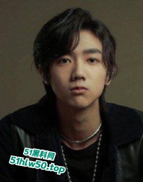 抖音网红原创歌手【孟子坤】家暴登上热搜,网红女友【李晶】曝光其有家暴倾向,出轨约炮视频被流出!-2