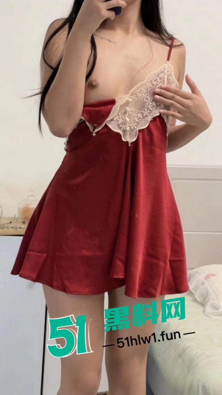 b站极品御姐【瑶瑶超耐丝吖】对镜自拍发骚实况,听从金主定制带套扣逼高潮持续喷水超带感。-4