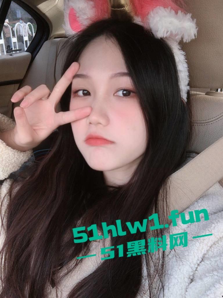 江苏信息职业技术学院反差骚母狗【刘柄池】靓丽颜值身材曼妙,私下却是骚母狗酒店被金主调教视频流出。-9