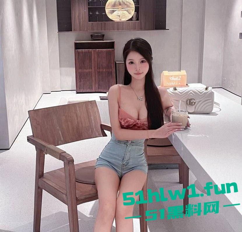 绝美身材校花女神,童颜巨乳御姐身材,肌肤白嫩腿长逆天,被富二代男友包养,酒店浴缸吃鸡激情爆操。-3