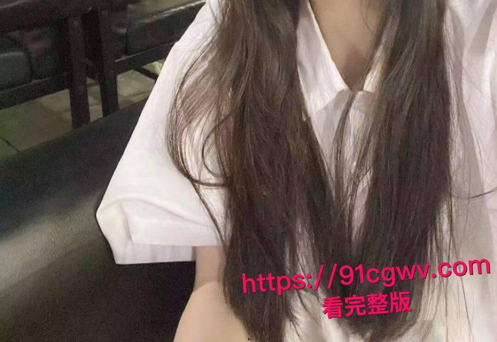 校园清纯学生妹沦陷在金主胯下!青春妹子化身母狗上位骑乘摇奶狂喷水,被颜射满脸舔屌吞精超反差!-2