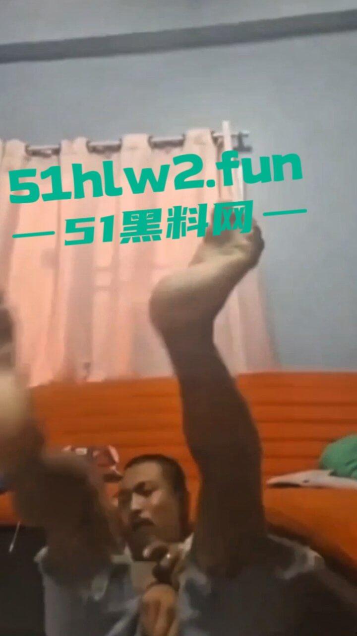 泰国男子自杀现场,纹身大哥遭情伤悲愤不已录下感人发言,随后开枪自杀腿都绷直了。-4