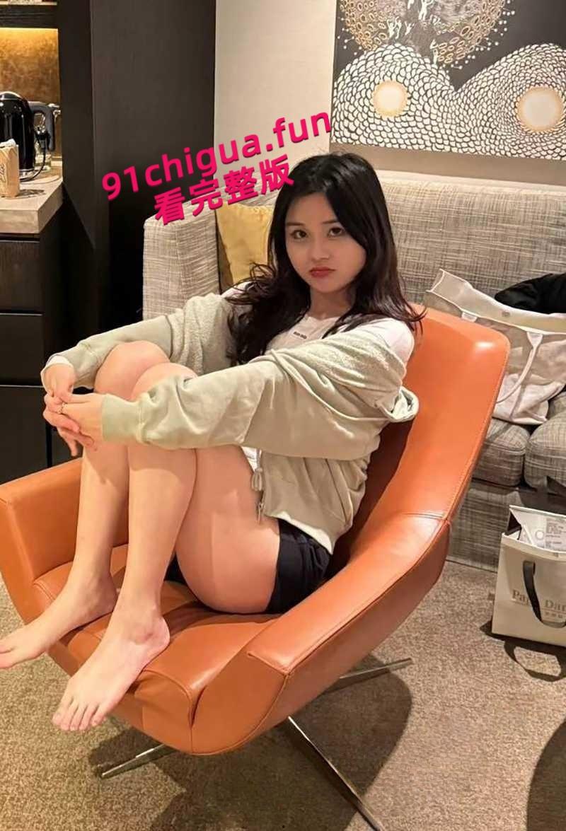 北京城市学院少女【王晗】性爱视频泄露,高颜值学生妹露脸口交,骑乘撸管还被颜射!-2