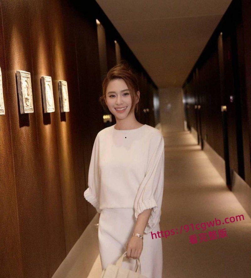 凤凰男演员窦骁与赌王千金何超莲离婚黑幕被向太曝光 怒砸千万入赘豪门后 竟还与前女友酒店偷欢!-4