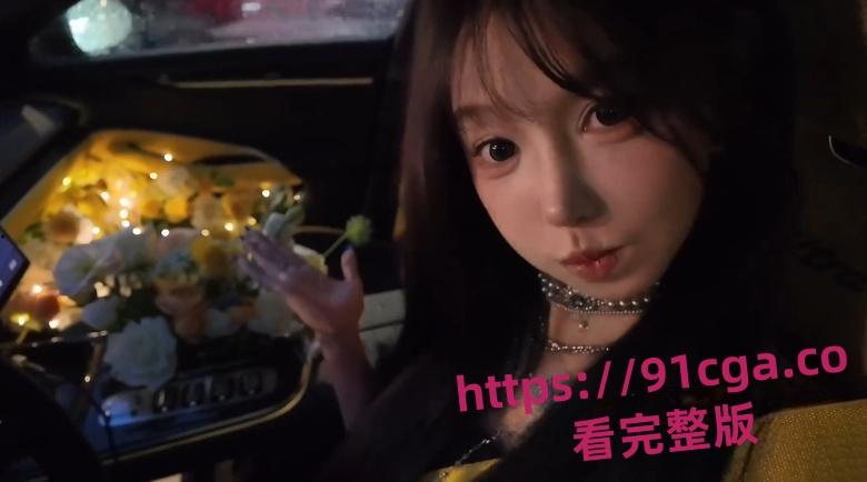 悠米er穿高跟鞋驾驶小米Ultra 发生车祸 发视频称刹车失灵随后将视频删除!-1