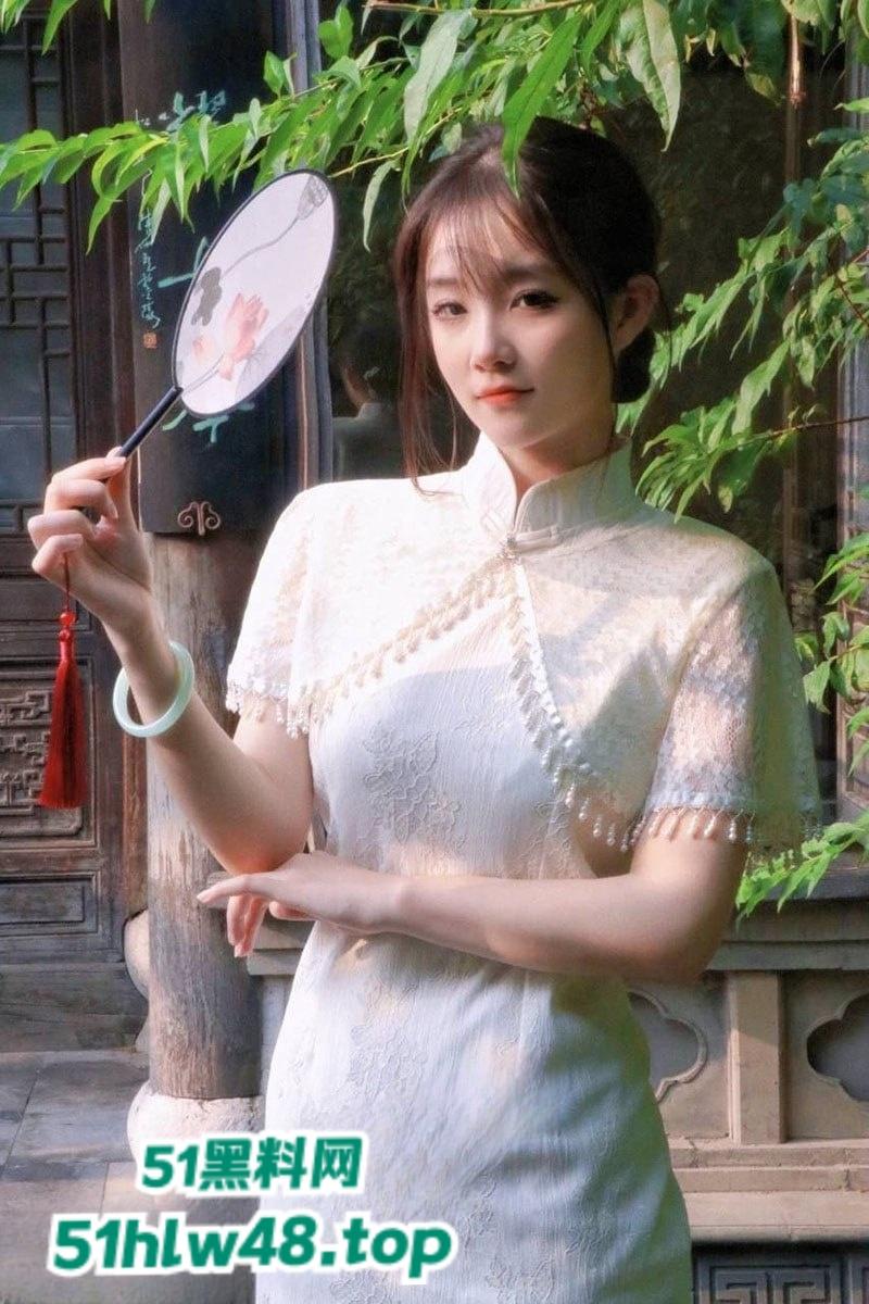 浙江传媒校花【吴雨萌】颜值超高的尤物,骑乘扭腰浪叫不断大奶晃动口技炸裂,浴室激情戏码让老司机集体破防!-3