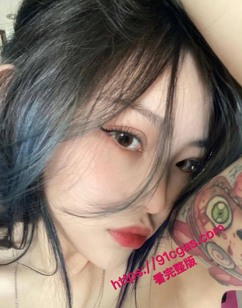 甜美白嫩萝莉勾引,跟酒友到酒店母狗直接深喉口交鸡吧-2