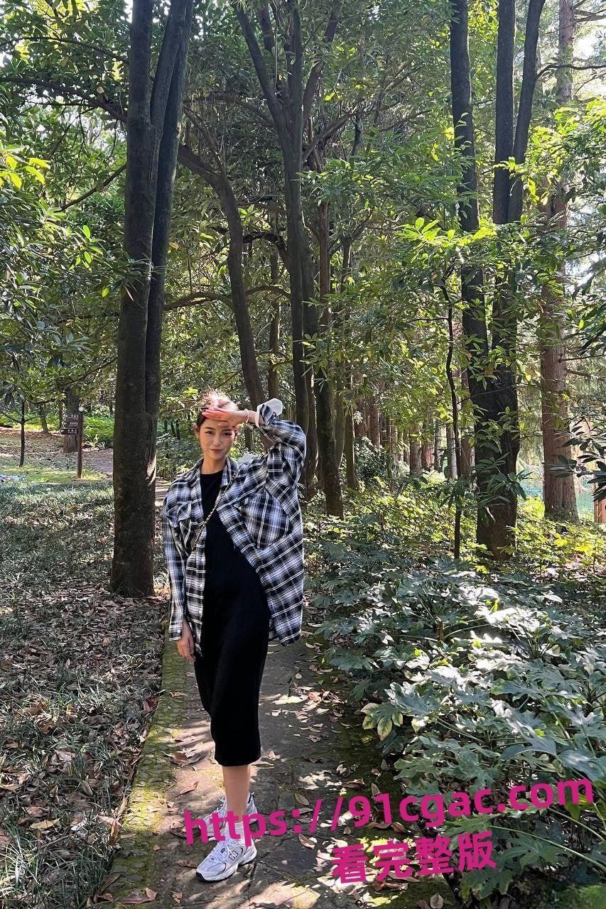 云南昆明高校周闫妮应聘时尚杂志模特遭变态面试官猥亵全裸出镜看硬了!-6