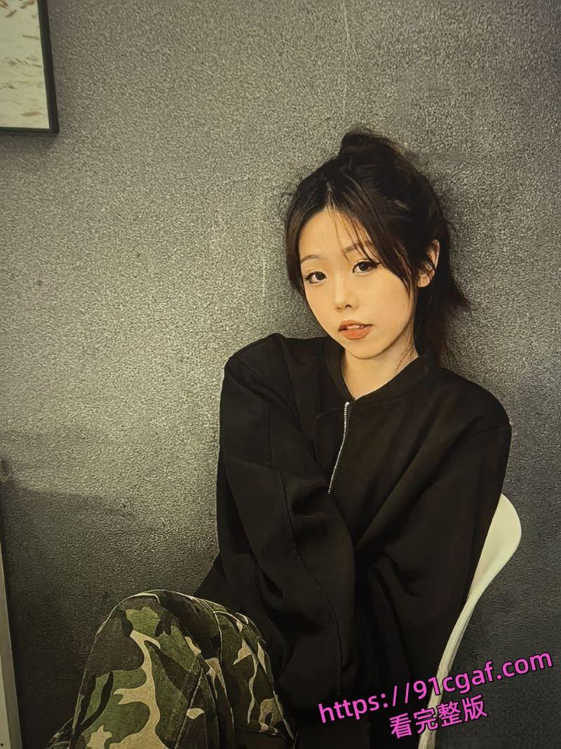 长沙高颜值小情侣分手翻车!私密视频照片被男友曝光牟利 酒店多姿势性爱-2