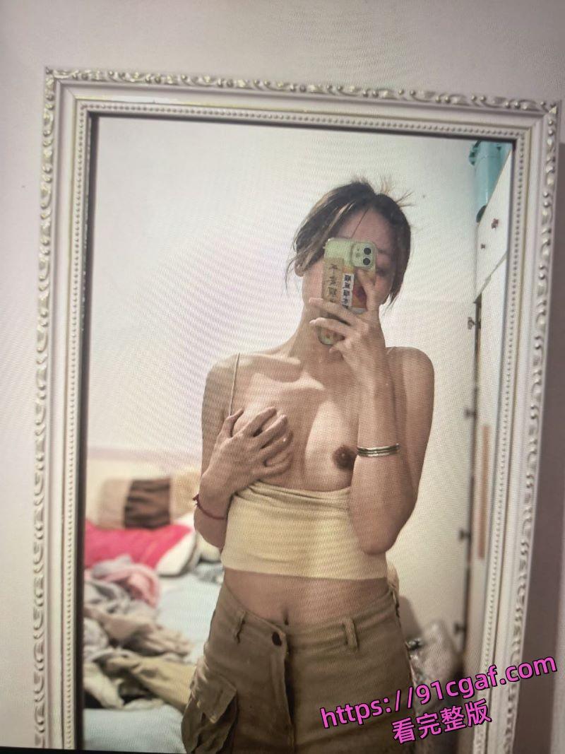 长沙高颜值小情侣分手翻车!私密视频照片被男友曝光牟利 酒店多姿势性爱-3