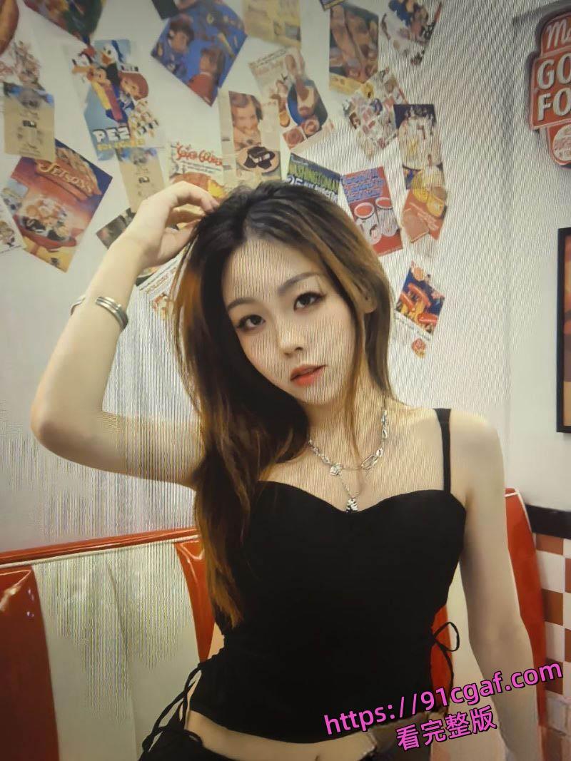 长沙高颜值小情侣分手翻车!私密视频照片被男友曝光牟利 酒店多姿势性爱-8