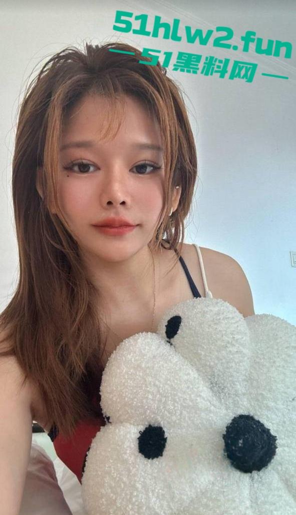 重庆黔江反差母狗【姚欢】艺名田羽希,在北京帝都卖淫竟遇熟人被偷录后遭到了曝光。-4