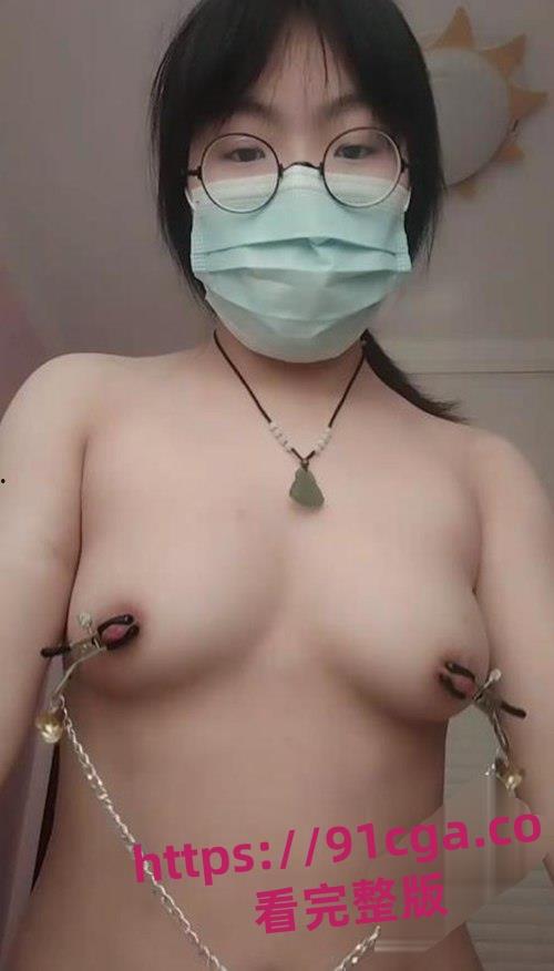 深圳新安职业技术学院极品嫩妹「曹婉婷」酒店私密视频流出!男友狂舔粉穴!-3