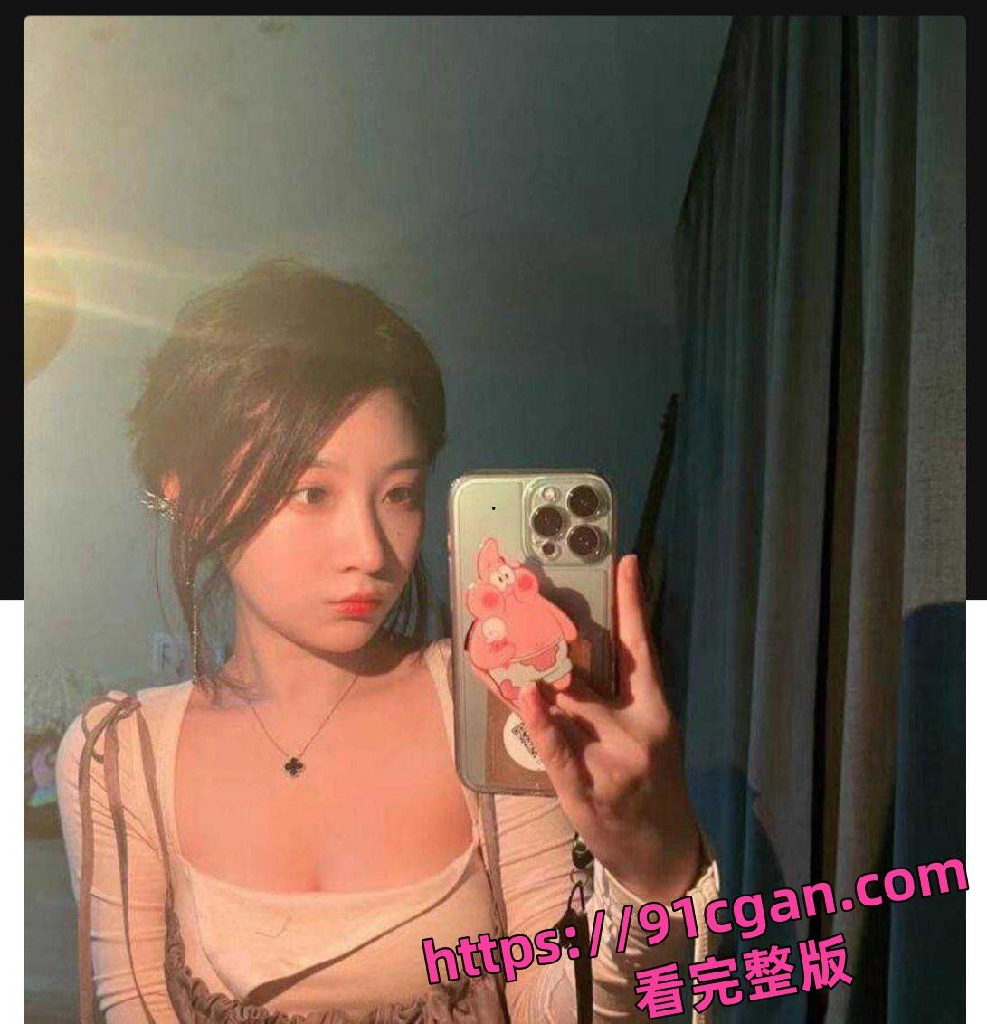 赣州师范科技学院短发精神学妹杨嘉婧03年的小嫩逼,到处发骚照勾引男同学-1