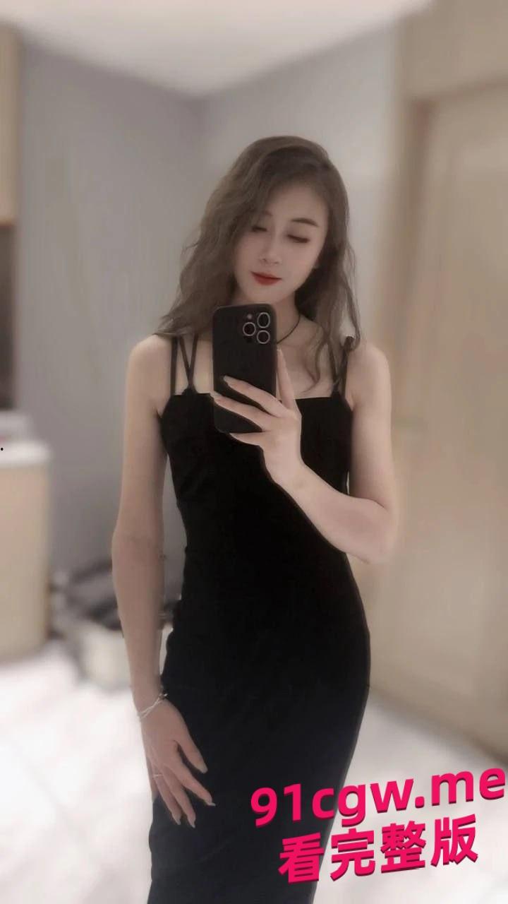 江苏无锡新吴区上品花园美女业主李漫漫 偷情把炮友带来家里!-2