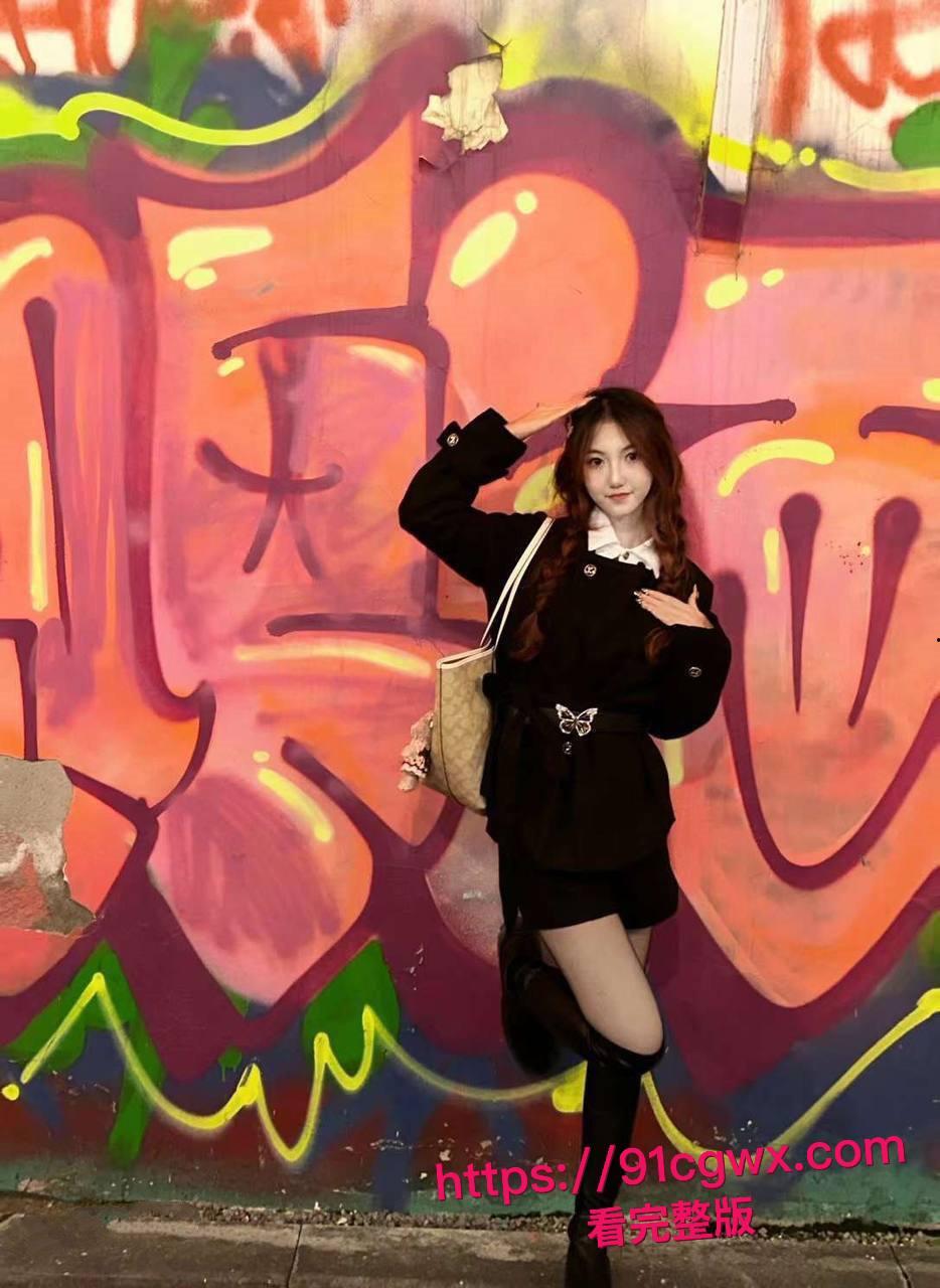 真实约炮!约了个漂亮又风骚的眼镜学生妹,极品炮架身材在床上真是让我爽翻天!-2