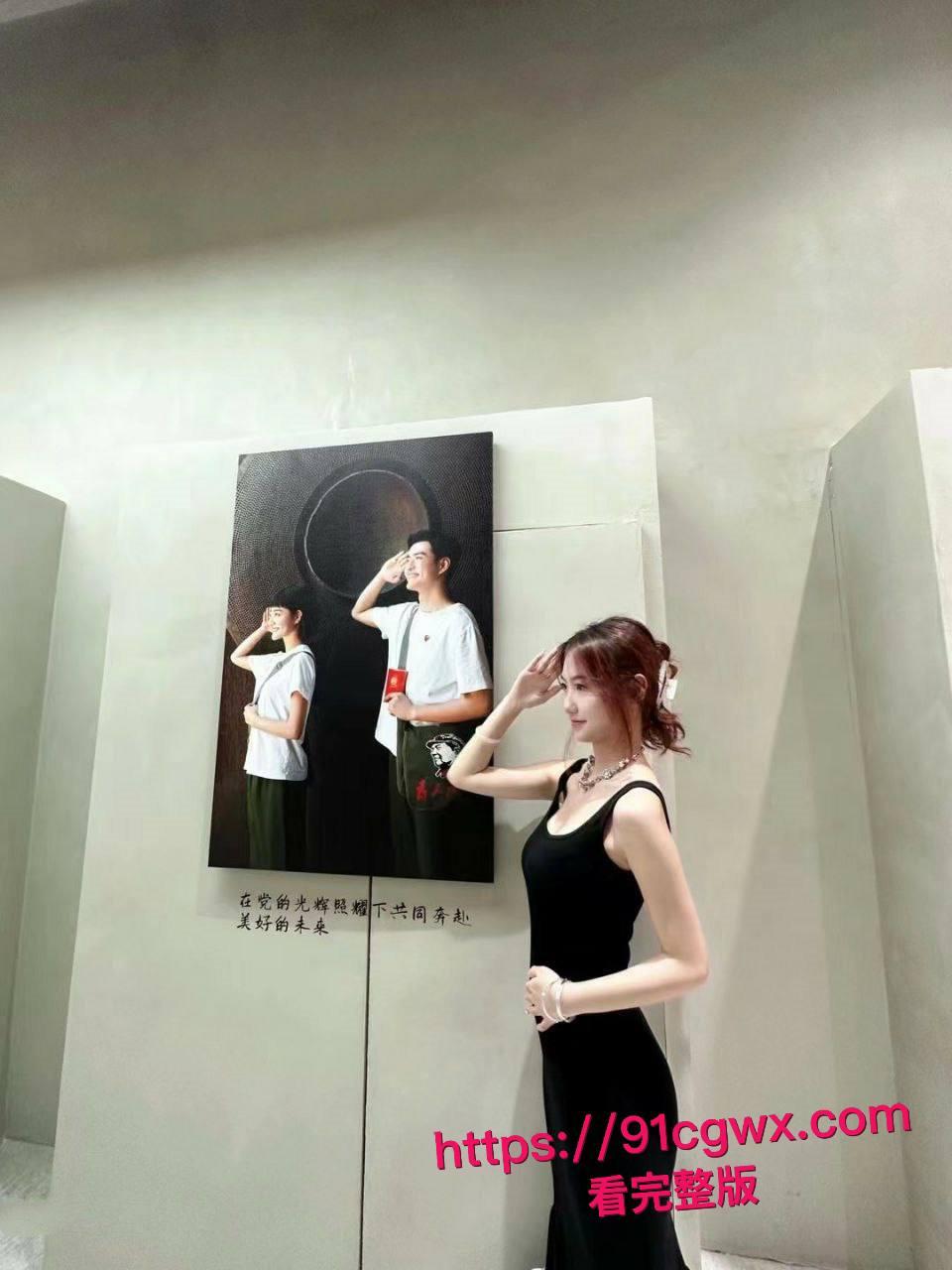 真实约炮!约了个漂亮又风骚的眼镜学生妹,极品炮架身材在床上真是让我爽翻天!-6