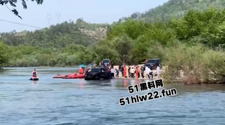 浙江台州装逼男开越野带俩美女护士,横跨溪滩被困致俩美女双双死亡,自己侥幸脱险无恙。-2