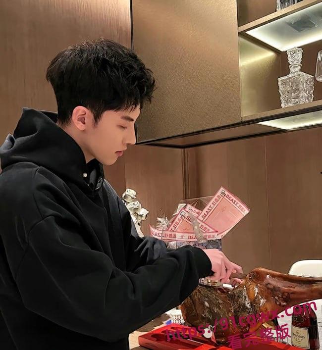 抖音千万网红郑燕姿官宣怀孕之际男友韩亿被骂上热搜!曝出男友黑料出轨开房内射女生引发矛盾!-5