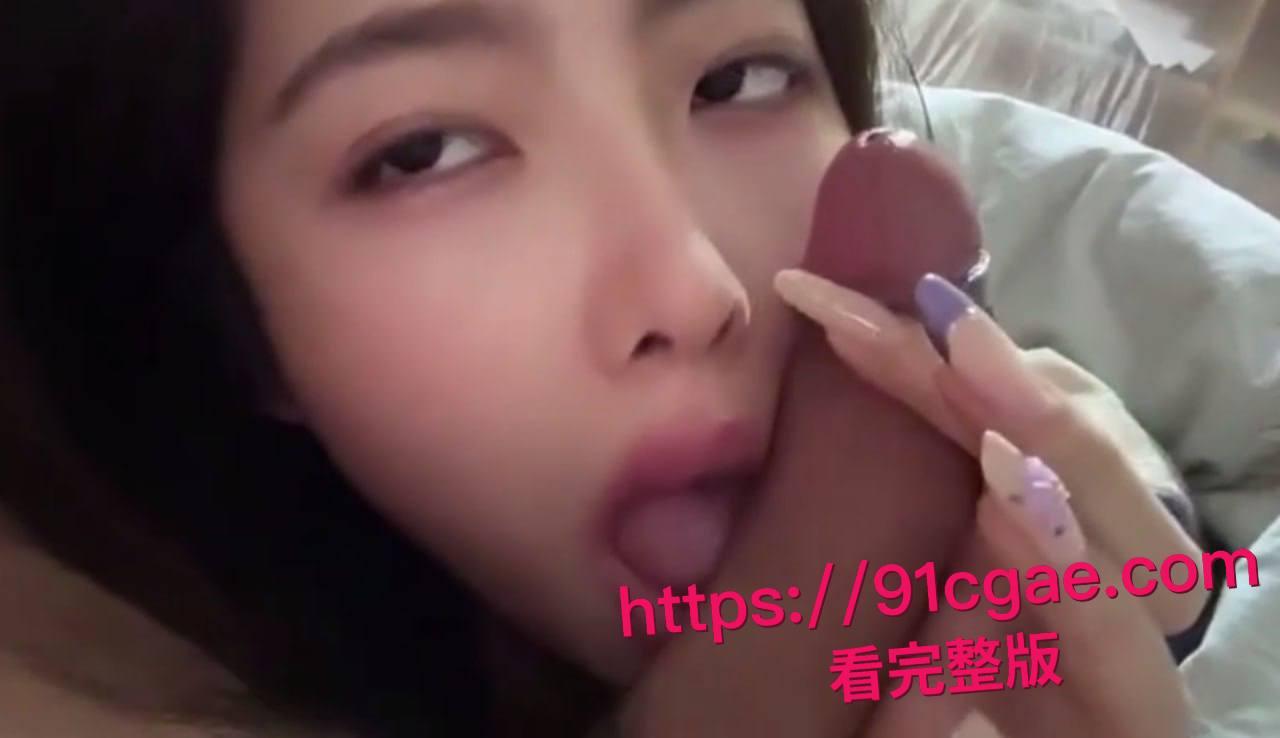 大学生为了维持的精致生活下海了,在床上超级放得开!-4