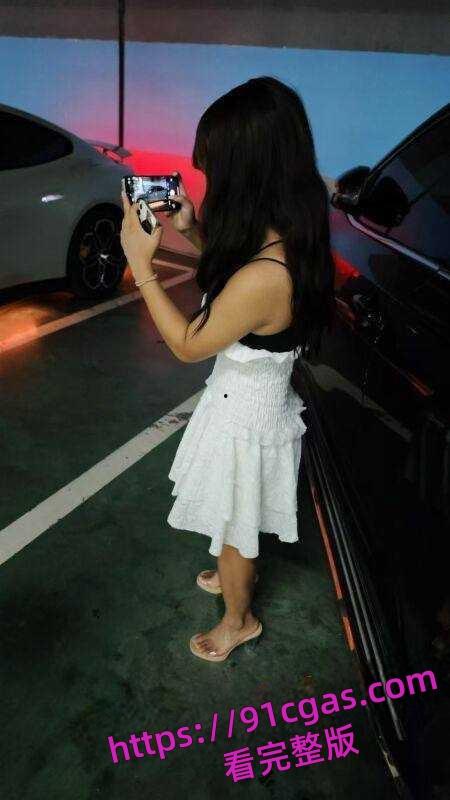 18岁小妹子失恋 约上小米SU7顺风车司机车震打炮!小米SU7什么时候成为炮车了!-1