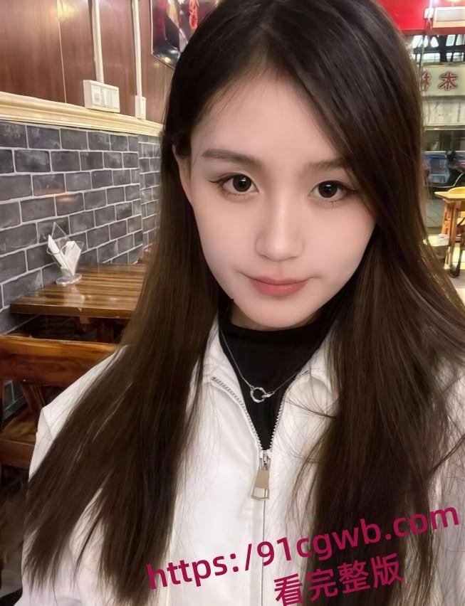 贵州贵阳高颜值反差新婚小少妇 冯梦瑾 出轨前任被现任男友曝光视频 黑丝白丝齐上阵!-4