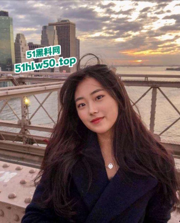 操遍了北半球小美女,亚裔留学生媚黑母狗【Cindo】国外留学期间约炮,大屌王一步到胃骚穴都玩松垮!-4