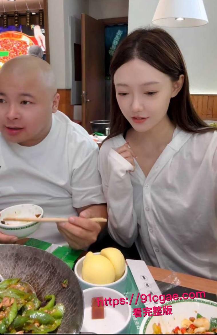 快手千万粉网红老狗被前妻白羽直播曝光 婚内出轨女徒孙佳昕 夜猫KTV聚众淫乱当场口交 录音与视频独家曝光!-4