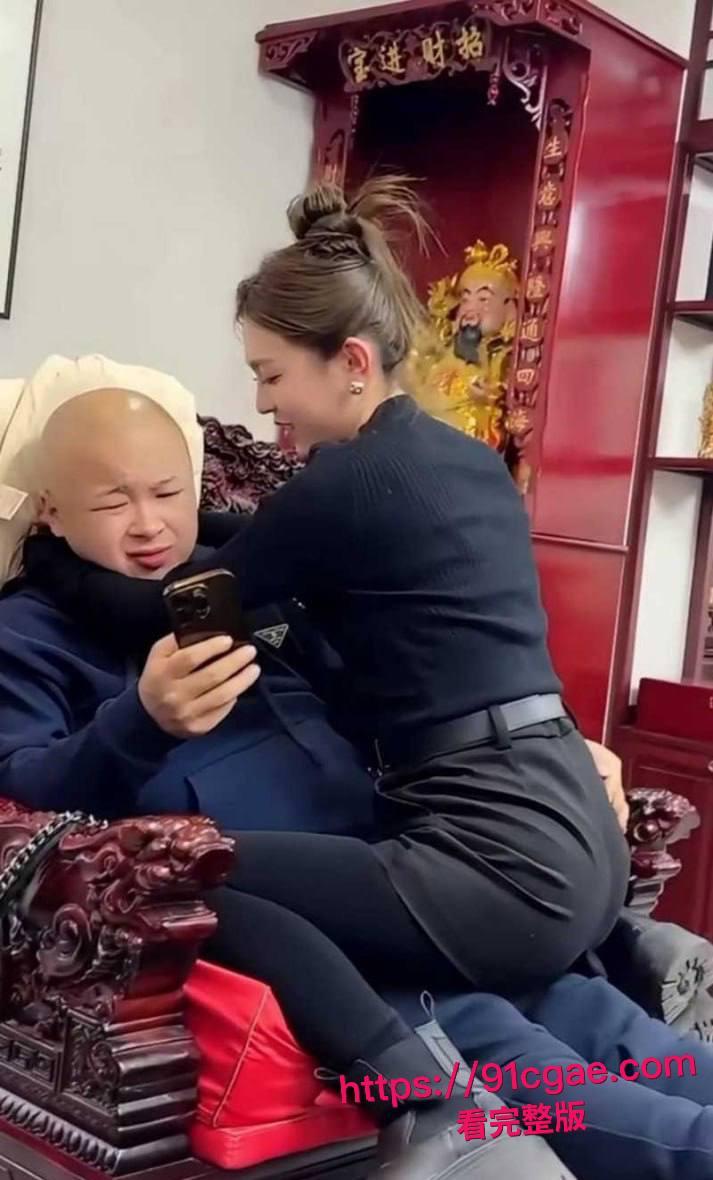 快手千万粉网红老狗被前妻白羽直播曝光 婚内出轨女徒孙佳昕 夜猫KTV聚众淫乱当场口交 录音与视频独家曝光!-10