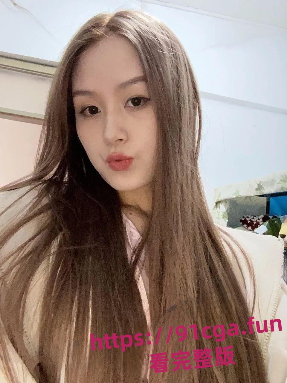 沈阳高颜值女白领徐悦涵 渣男曝光露脸视频 露脸口交相当反差-1