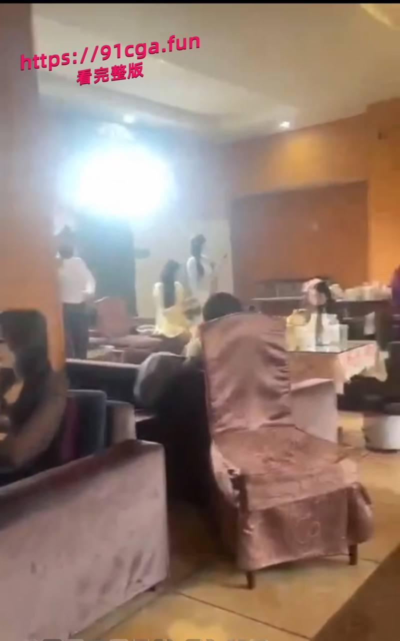 四川绵阳青龙舞厅探店记:艺术生兼职,舞厅不跳舞,纯选人带走干快餐!-3