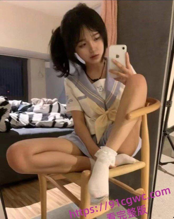 抖音网红毒妇为了钱选择下海,直播时是甜美女神,私下却是个发情母狗-2