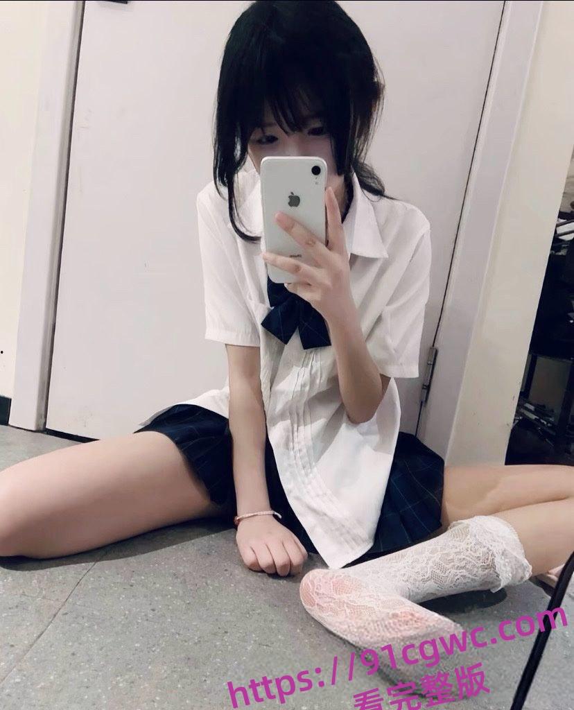 抖音网红毒妇为了钱选择下海,直播时是甜美女神,私下却是个发情母狗-4