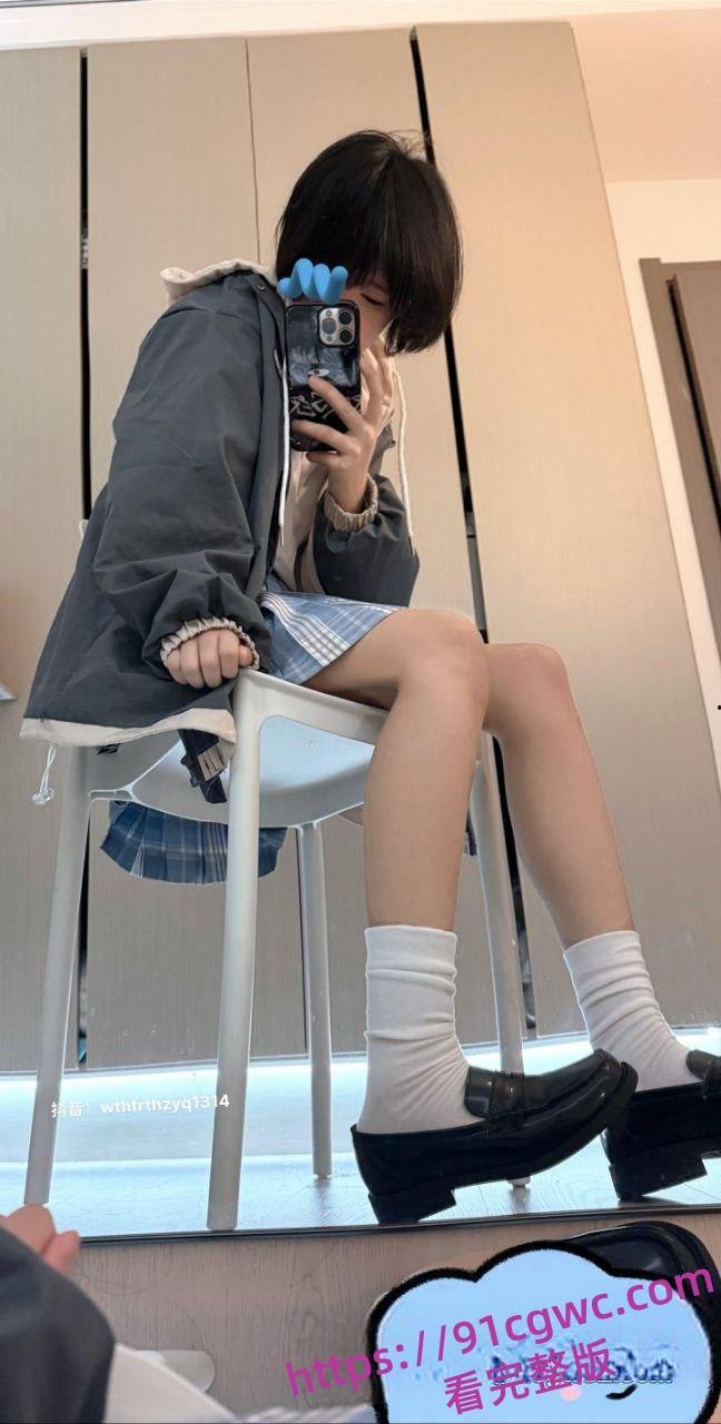 抖音网红毒妇为了钱选择下海,直播时是甜美女神,私下却是个发情母狗-5