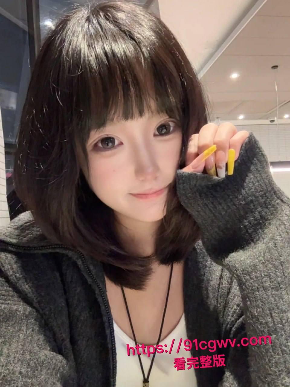 郑州大专清纯短发萝莉李秋玥超级反差!人畜无害小脸蛋,背地里舔鸡巴痴迷,伺候狗男人真有一嘴!-6