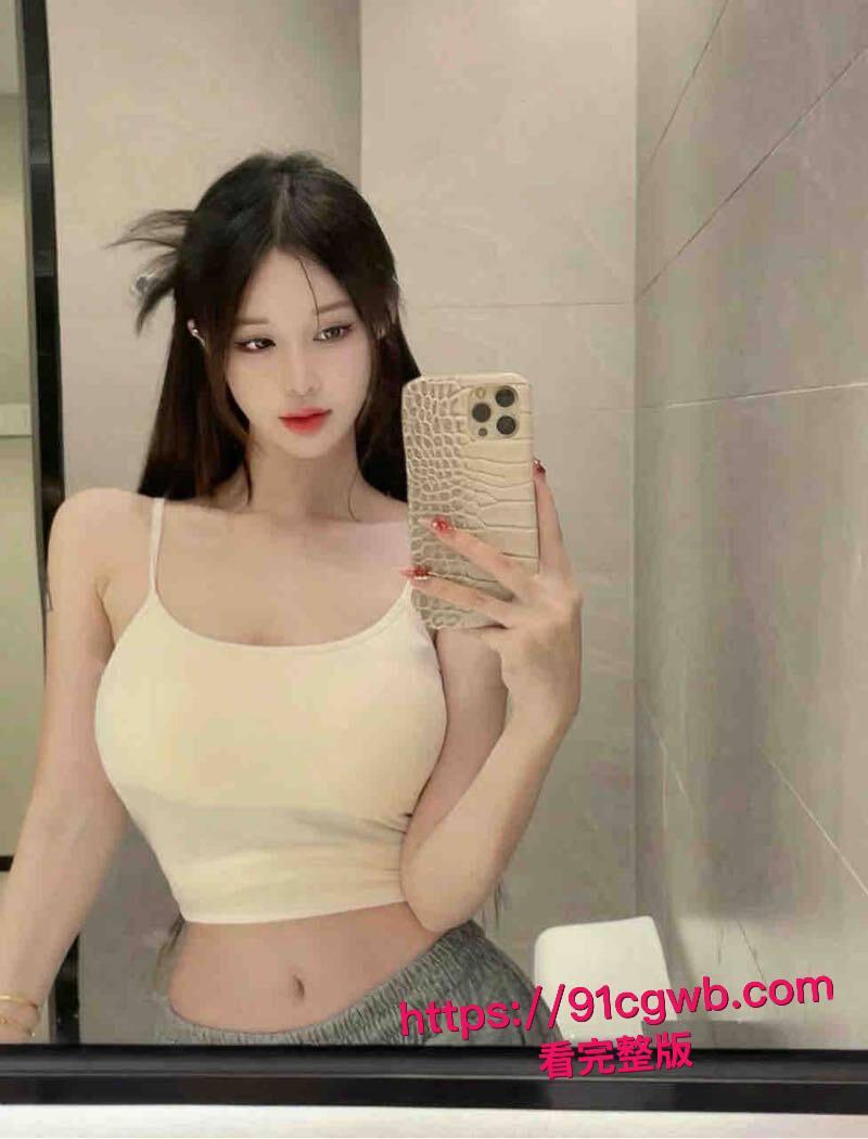 巨乳露脸小骚货唐语棠豪乳狂甩，骑乘女上位骚扭大屁股，换后入时肥臀夹鸡吧更紧，乳波臀浪操到床塌！-5