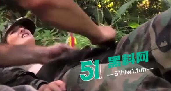 俄乌战争的战场最真实实况曝光,女兵被俘后残忍侵犯后再杀视频,国家的争斗害了无辜的人。-8