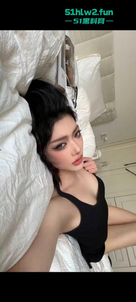 杭州人妻【周筱雪】极品身材翘臀尤物背着老公网上偷情,就喜欢被大屌爆操的感觉。-5