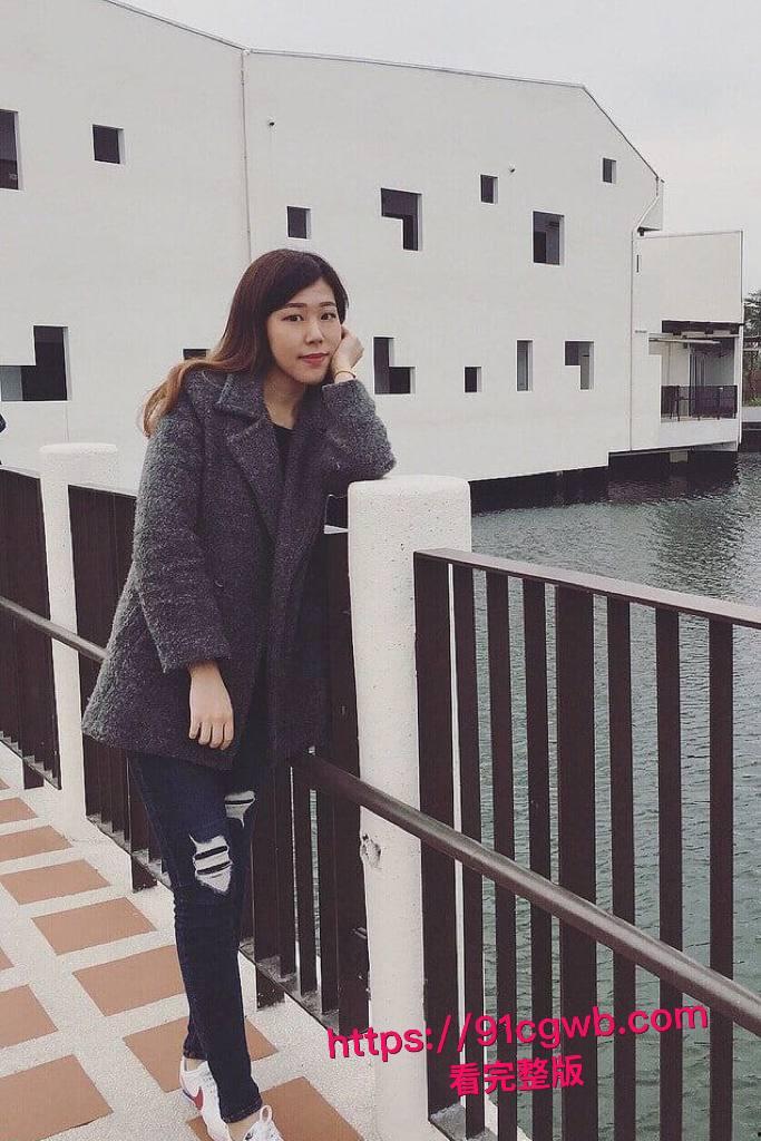 香港惊爆!反差母狗张玉琦酒店开房私拍流出,嫩脚足交大屌撸到喷,传教士爆操狠顶后入狗爬狂干!-6