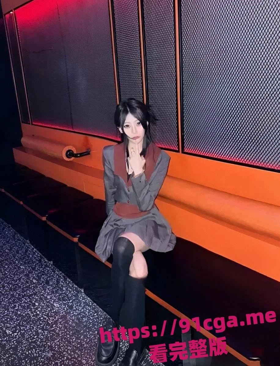 抚顺石油化工学院大三学姐崔梦曦 骚到爆表校园公交车约炮视频流出!-3