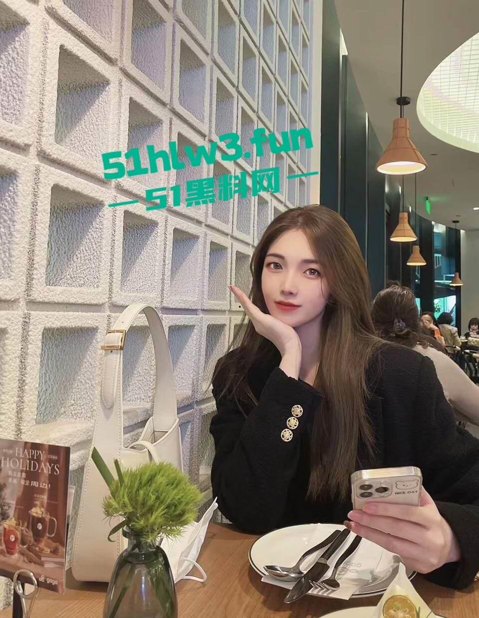 长腿颜值尤物【孙梦瑶】超模身材性感女神,大奶翘臀腿长逆天被主人各种调教私拍视频流出。-5